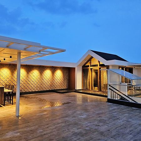 バンガロールThe Pentouz On 100 Feet Road Indiranagar - An Urban Luxury Retreatアパートメント エクステリア 写真