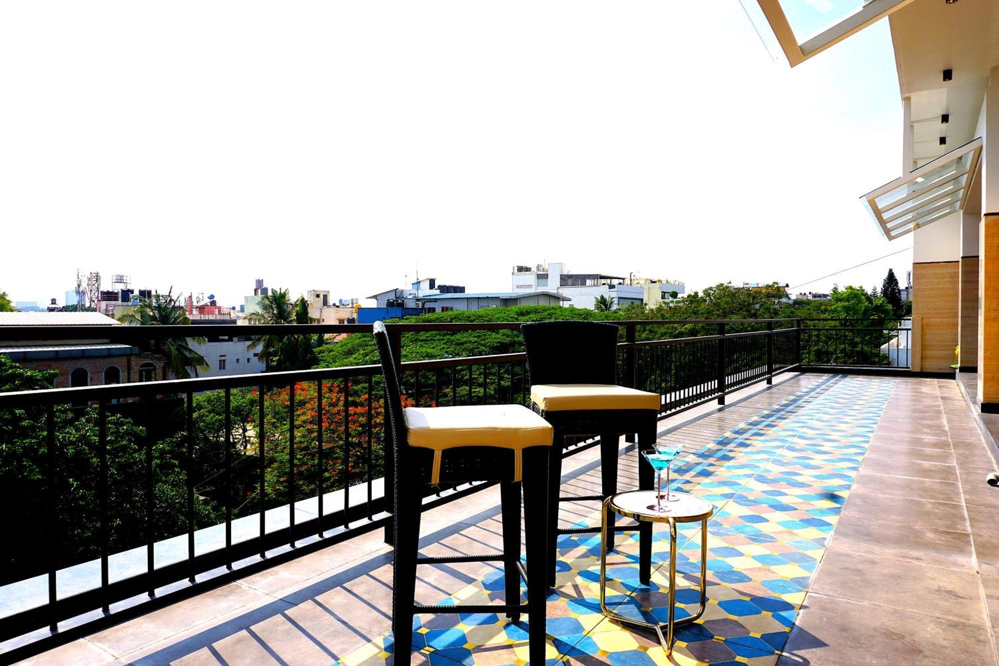 バンガロールThe Pentouz On 100 Feet Road Indiranagar - An Urban Luxury Retreatアパートメント エクステリア 写真