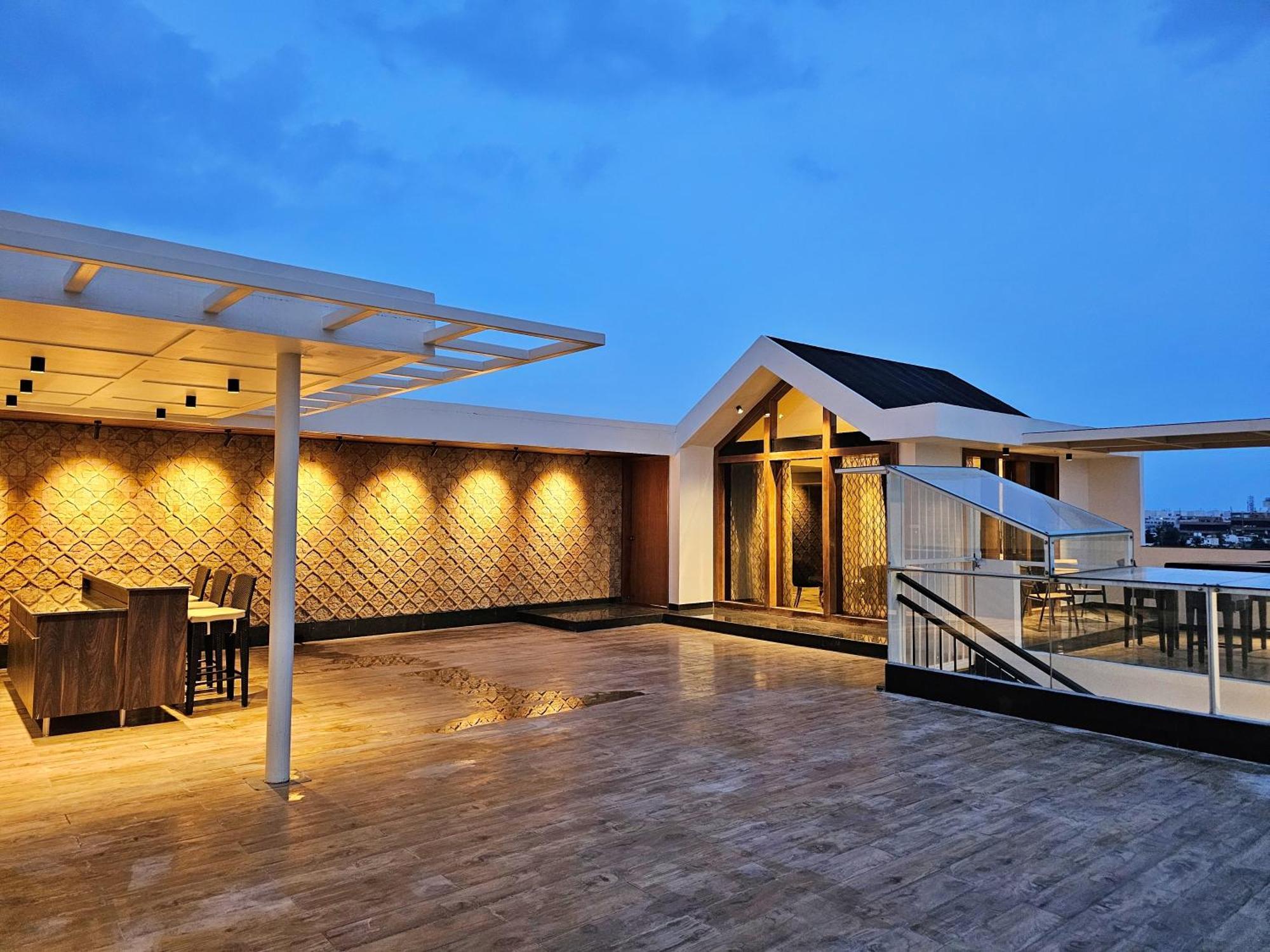 バンガロールThe Pentouz On 100 Feet Road Indiranagar - An Urban Luxury Retreatアパートメント エクステリア 写真