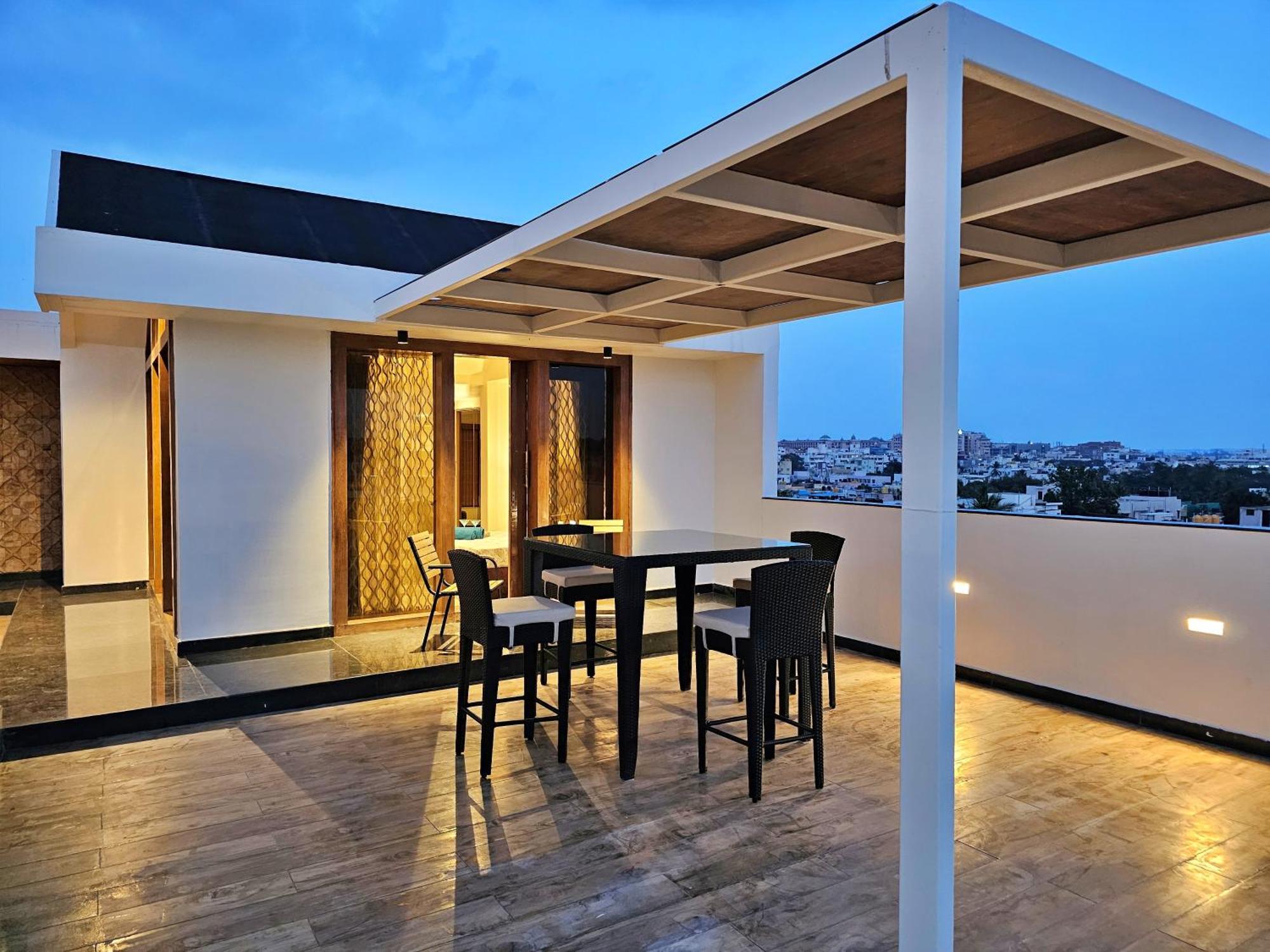バンガロールThe Pentouz On 100 Feet Road Indiranagar - An Urban Luxury Retreatアパートメント エクステリア 写真
