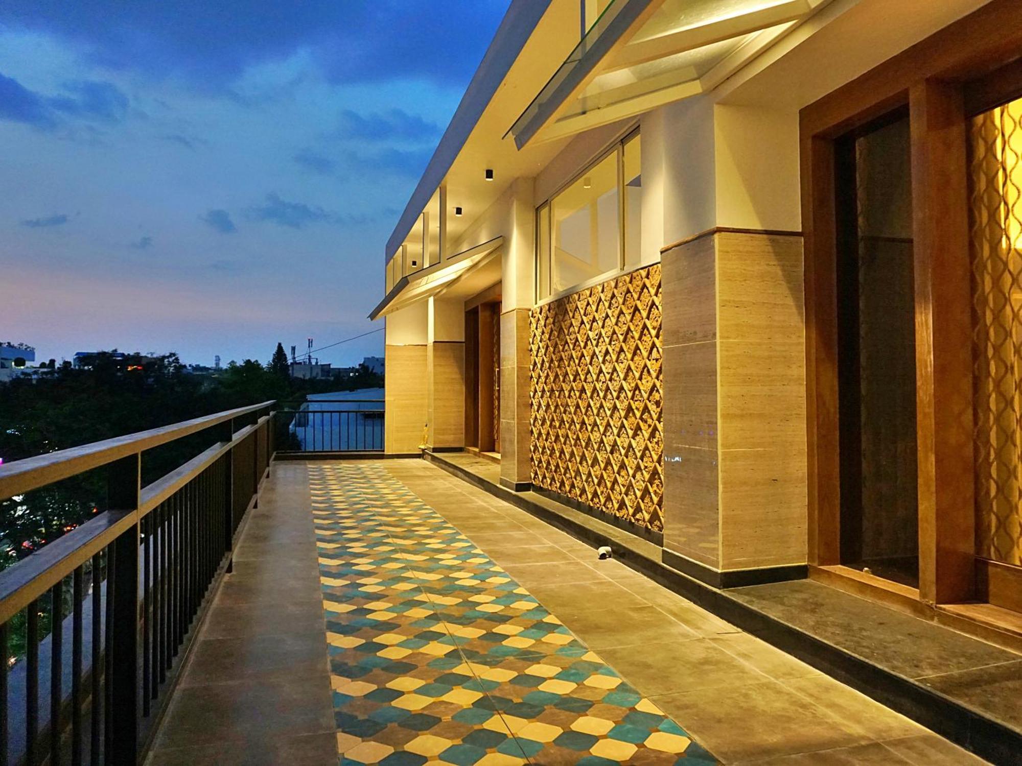 バンガロールThe Pentouz On 100 Feet Road Indiranagar - An Urban Luxury Retreatアパートメント エクステリア 写真